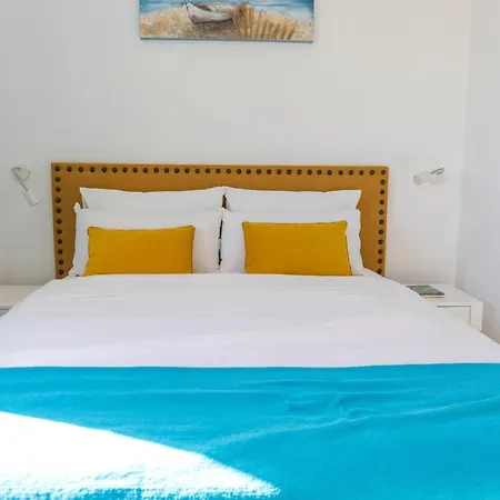 Amazing Sea Views, 1 Bed Apartment