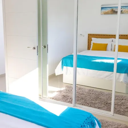 Amazing Sea Views, 1 Bed Apartment